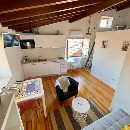 Διαμέρισμα Downtown 2 Bedroom Aircon & Amazing Castle View