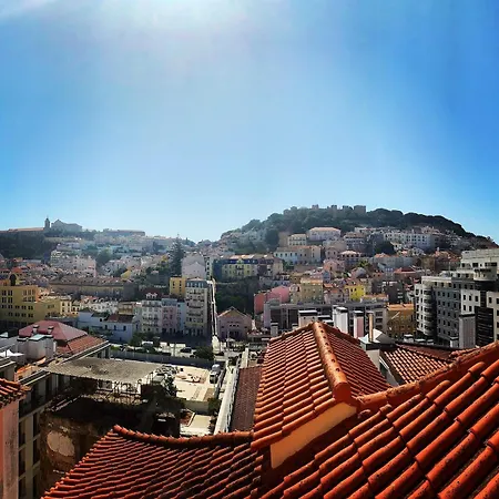 Downtown 2 Bedroom Aircon & Amazing Castle View *