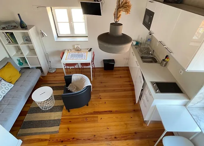 Downtown 2 Bedroom Aircon & Amazing Castle View Appartement *