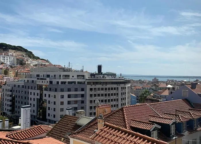 Downtown 2 Bedroom Aircon & Amazing Castle View * Lissabon