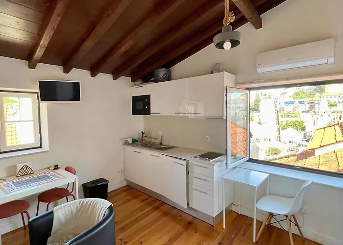 Downtown 2 Bedroom Aircon & Amazing Castle View Appartement