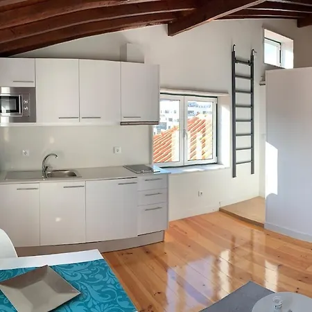 Downtown 2 Bedroom Aircon & Amazing Castle View