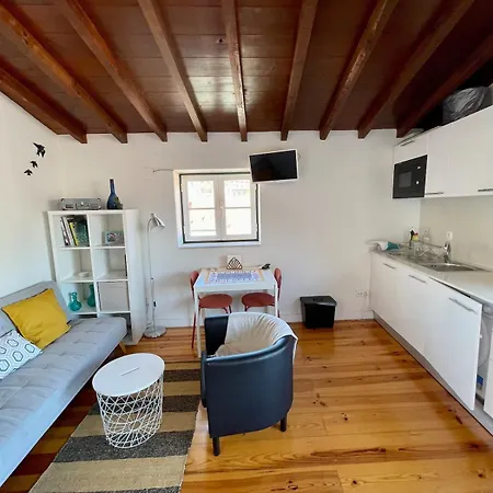 Downtown 2 Bedroom Aircon & Amazing Castle View * Lisbon