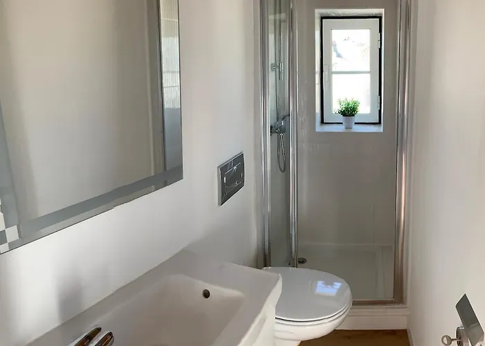 Apartamento Downtown 2 Bedroom Aircon & Amazing Castle View