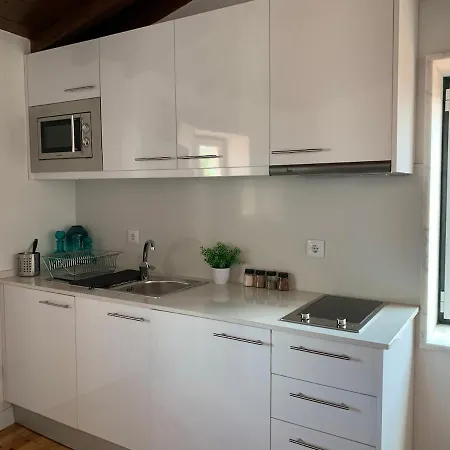 Downtown 2 Bedroom Aircon & Amazing Castle View Apartment Lisbon
