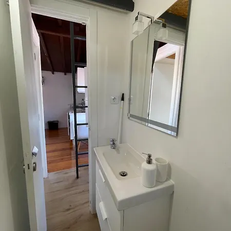 Downtown 2 Bedroom Aircon & Amazing Castle View Apartment Lisbon