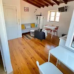 Lägenhet Downtown 2 Bedroom Aircon & Amazing Castle View *